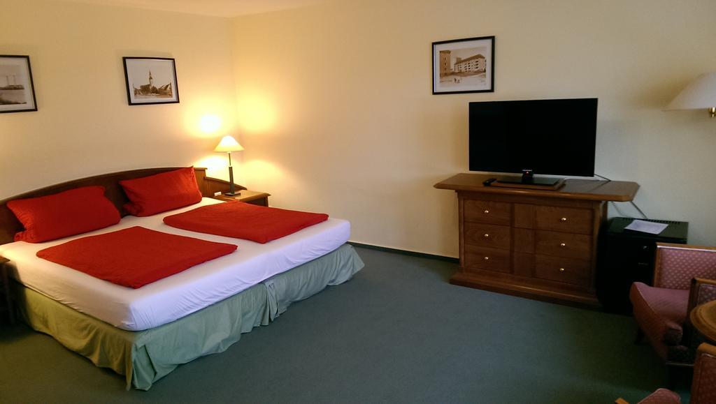 Lausitzhof Hotel Luebbenau Ngoại thất bức ảnh